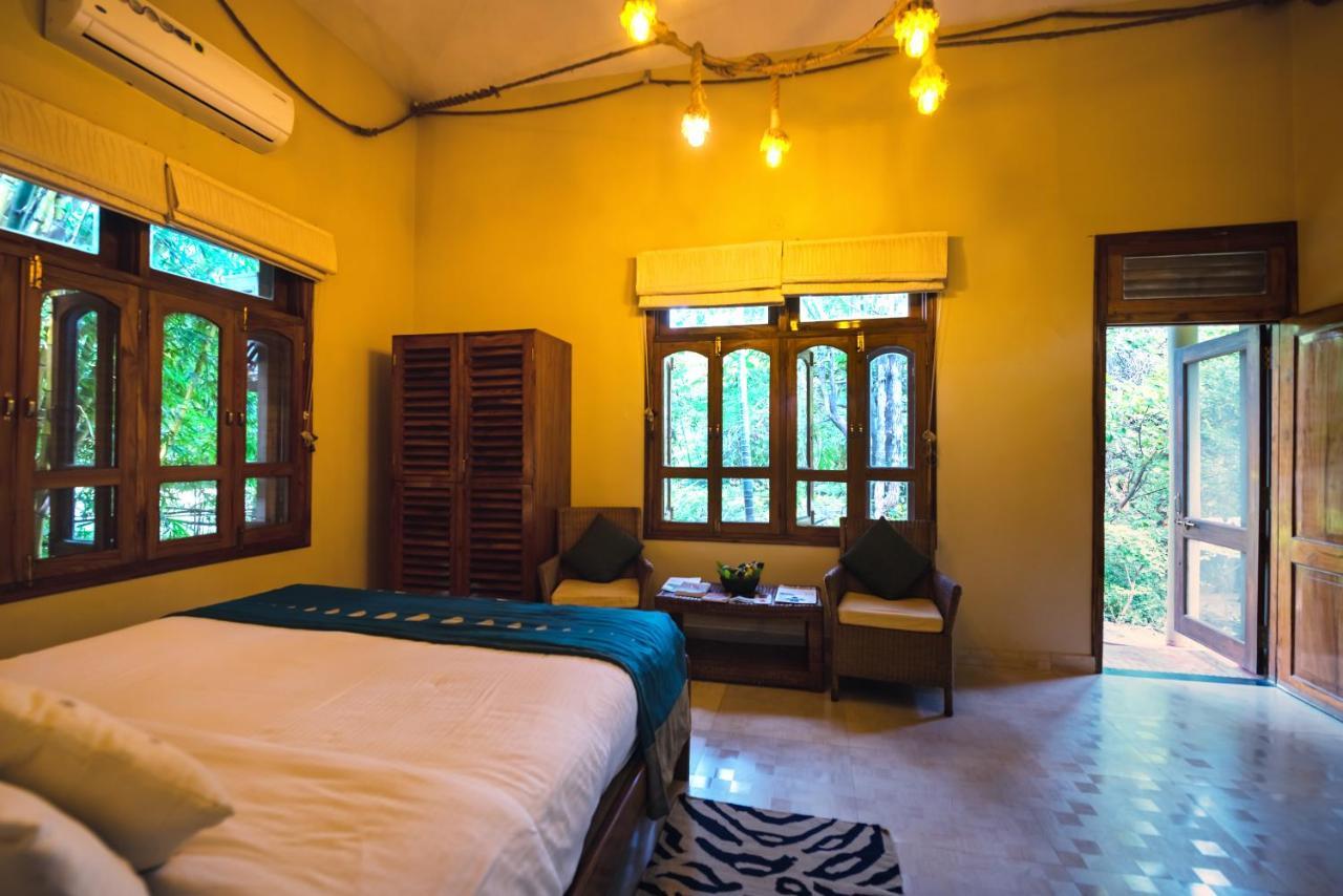 Отель Pench Jungle Camp Khawasa Экстерьер фото