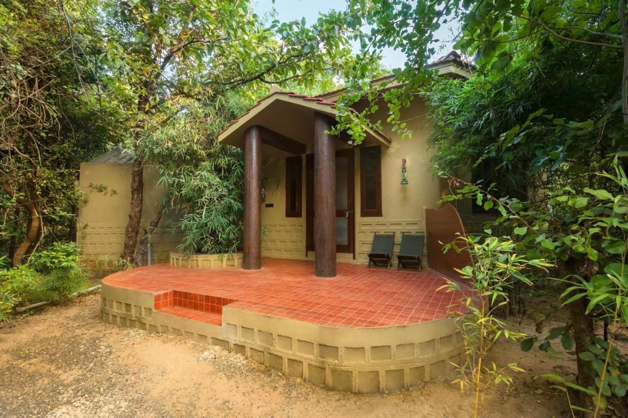 Отель Pench Jungle Camp Khawasa Экстерьер фото